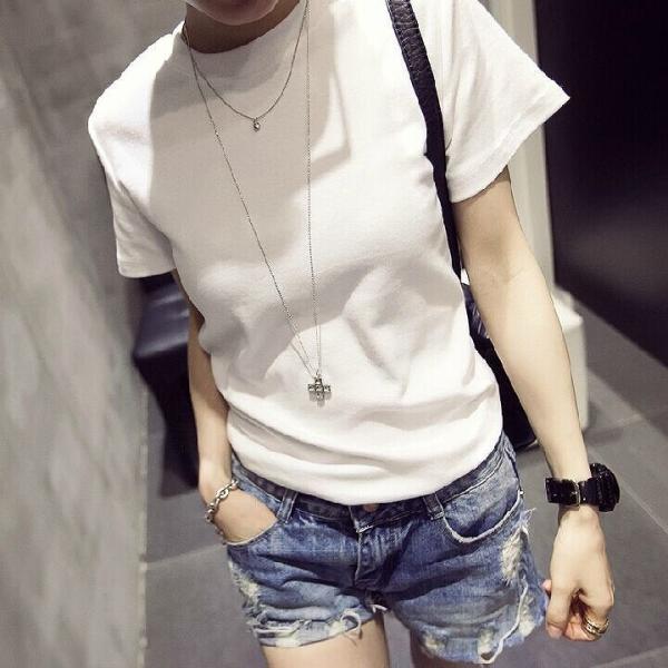 レディース　大きいサイズ　Tシャツ　無地　半袖　ショートスリーブ　夏　春　クルーネック　トップス　カジュアル　キュート　大人　可愛い　フェミニン　おしゃれ　お出かけ　普段着　デイリー　ブラック　ホワイト　M　L　XL　XXL　送料無料