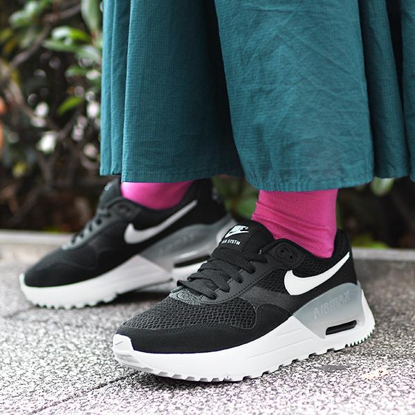 NIKE 23.5cm現品限り 30%OFF 送料無料 ナイキ スニーカー レディース 