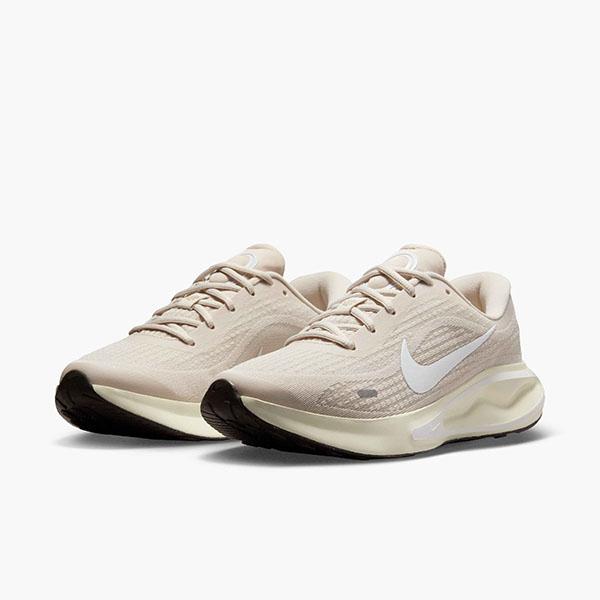 NIKE 36%off ナイキ ランニングシューズ 厚底 レディース NIKE 36%off ナイキ ランニングシューズ 厚底 レディース