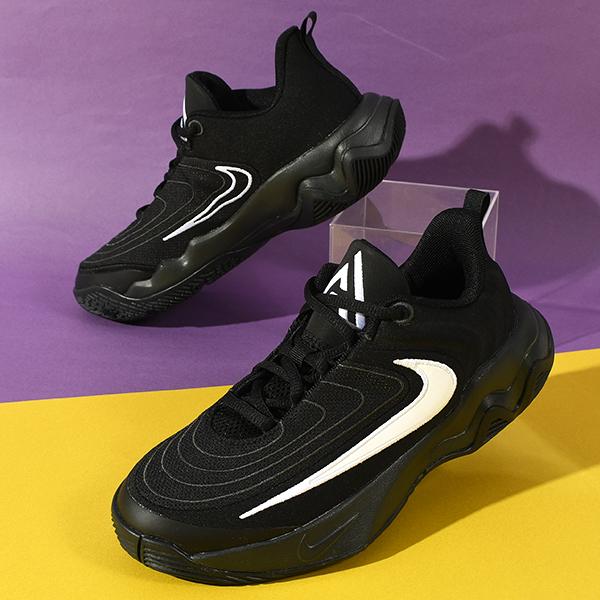 NIKE ナイキ ヤニス イモータリティ 4 GSキッズ 子供 子ども こども ジュニア 男の子 女の子どのナイトゲームでもあらゆるポジションからインパクトを与えられるヤニス。彼の最新のシグネチャーシューズを履けば、どんなコートでも自分の足...