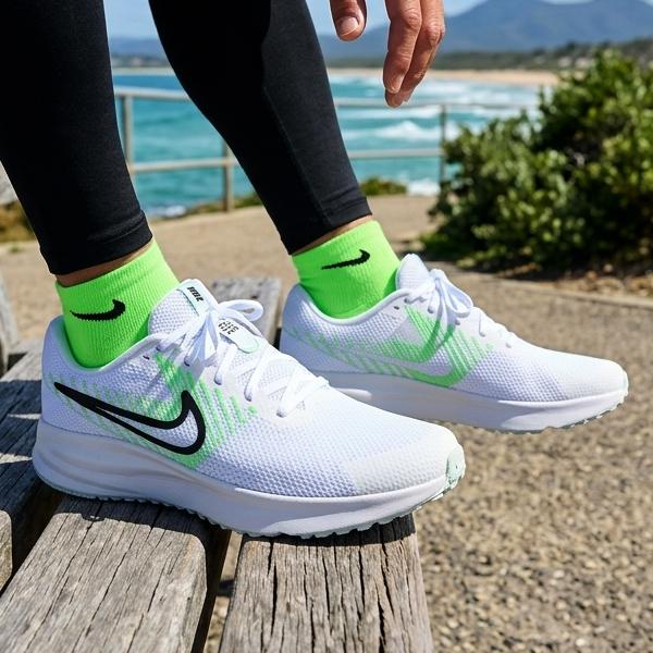 スポーツシューズ ブラック/ホワイト/グリーン NIKE（ナイキ） 送料無料 ランニングシューズ メンズ レディース ラン