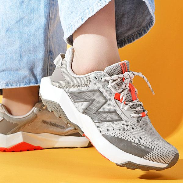 ニューバランス スニーカー 幅広 New Balance レディース DynaSoft Nitrel v6 ナイトレル ワイド シューズ 靴 2E グレー WTNTRCU62E 2025秋冬新作