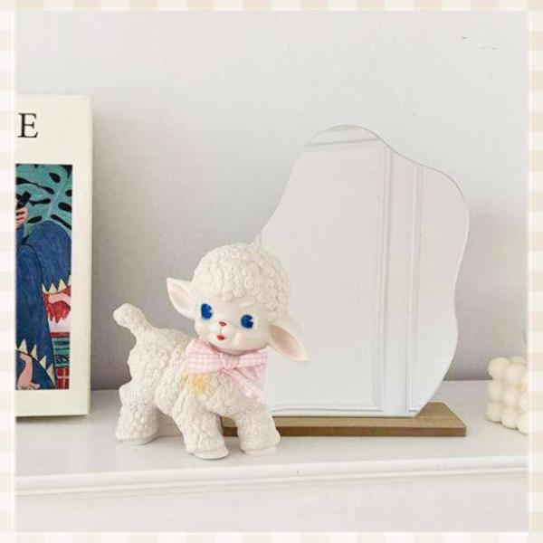 お部屋にあるだけで韓国っぽさが出るお豆ミラー♪韓国のインテリアに憧れる人ならチェックすべきアイテム！※こちらの商品はガラスミラーではなくアクリルミラーです。軽量で割れずらいですが、ガラスミラーに比べて若干歪んで見えます。インテリアのオブジェ...