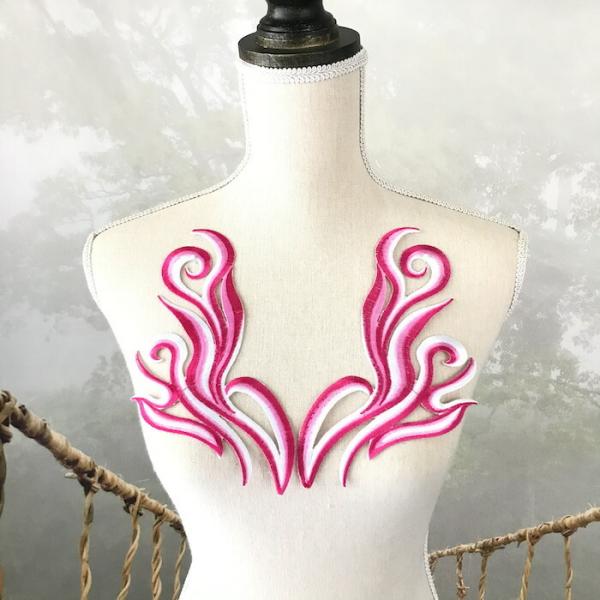 アイロン接着できる衣装用刺繍モチーフセットです。新体操、社交ダンス、バトントワリング、レオタード、ベリーダンス、フィギュアスケート、バレエ衣装、ドレス、服飾、ステージ衣装、舞台衣装、ハンドメイド材料などにお使いいただけます。アイロン接着or...