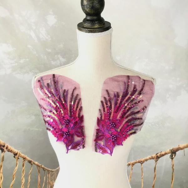 ビーズとスパンコール付き花柄のチュールモチーフです。新体操、社交ダンス、バトントワリング、レオタード、ベリーダンス、フィギュアスケート、バレエ、ドレス、ステージ衣装、ハンドメイド材料などにお使いいただけます。サイズ：H26m W15cmカラ...