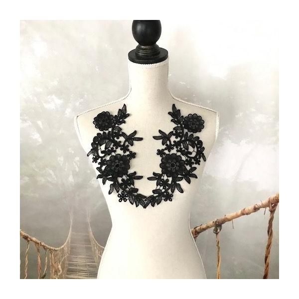 エレガントなお花のモチーフセットになります。新体操、社交ダンス、バトントワリング、レオタード、ベリーダンス、フィギュアスケート、バレエ、ドレスなどに縫い付けるだけでワンポイントアクセントとして個性的な仕上がりになります。サイズ：H26cm ...