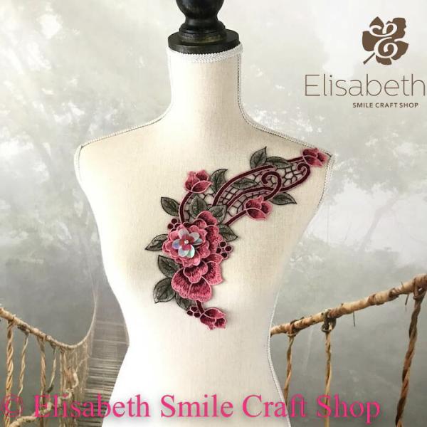 衣装モチーフ レオタードモチーフ 新体操 バトンモチーフ 花模様 装飾 レッド系 舞台衣装 ステージ衣装 ダンス衣装 社交ダンス フィギア衣装 服飾 ラインストーン付き