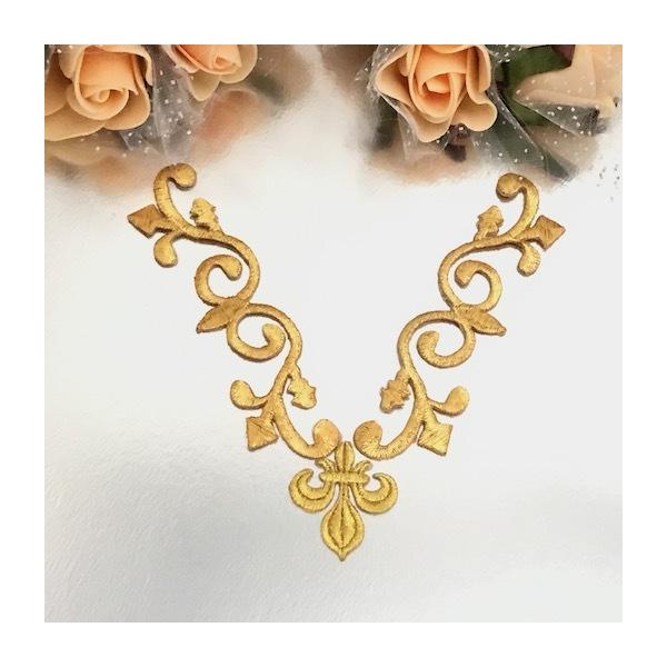 アイロン接着できるゴールドの刺繍ワッペンモチーフになります。新体操、社交ダンス、バトントワリング、レオタード、ベリーダンス、フィギュアスケート、バレエ衣装、ドレス、ステージ衣装、手作り制作などにお使いいただけます。アイロン接着or縫い付けも...