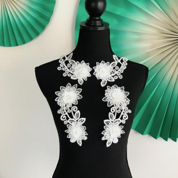 お花のパール付き刺繍モチーフです。新体操、社交ダンス、バトントワリング、レオタード、ベリーダンス、フィギュアスケート、バレエ衣装、ドレス、服飾、ステージ衣装、舞台衣装、ハンドメイド材料などにお使いいただけます。サイズ：大 H19cm W8c...