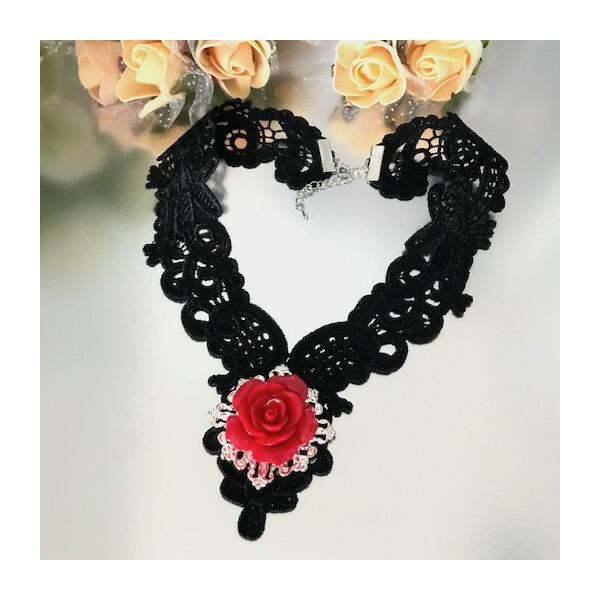 アイドルホースSサイズドレス➕バラの耳飾りとチョーカー