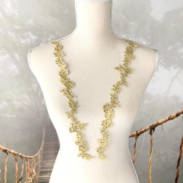 ストーン付きの細長い刺繍チュールモチーフセットです。新体操、社交ダンス、バトントワリング、レオタード、ベリーダンス、フィギュアスケート、バレエ衣装、ドレス、服飾、ステージ衣装、舞台衣装、ハンドメイド材料などにお使いいただけます。サイズ：H3...