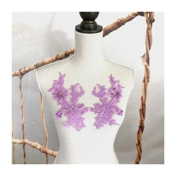 スパンコール付きの刺繍チュールモチーフになります。社交ダンス、ベリーダンス、バレエ、新体操やフィギュア等の衣装、ウエディング、DIYなどにいかがでしょうか。  ※アイロンタイプではございません。サイズ：H22cm W12cmカラー：パープル...