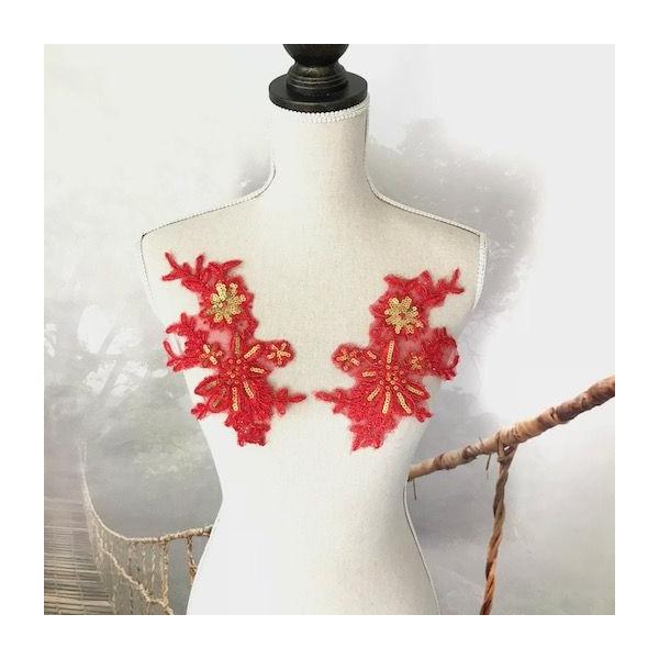 ゴールドのスパンコール付きの刺繍チュールモチーフになります。バトン、社交ダンス、ベリーダンス、バレエ、新体操やフィギュア等の衣装、ウエディング、DIYなどにいかがでしょうか。  アイロンタイプではございません。サイズ：H21cm W10cm...