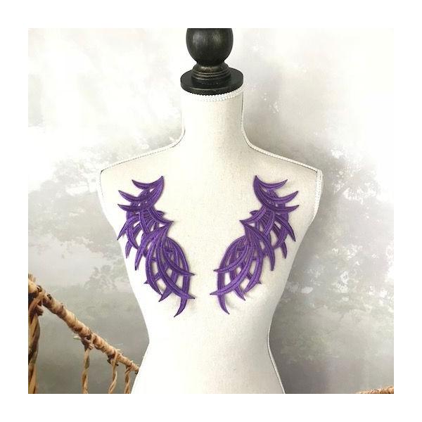 素敵な刺繍レースモチーフセットになります。新体操、社交ダンス、バトントワリング、レオタード、ベリーダンス、フィギュアスケート、バレエ、ドレスなどに縫い付けるだけでワンポイントアクセントとして個性的な仕上がりになります。サイズ：H22.5cm...