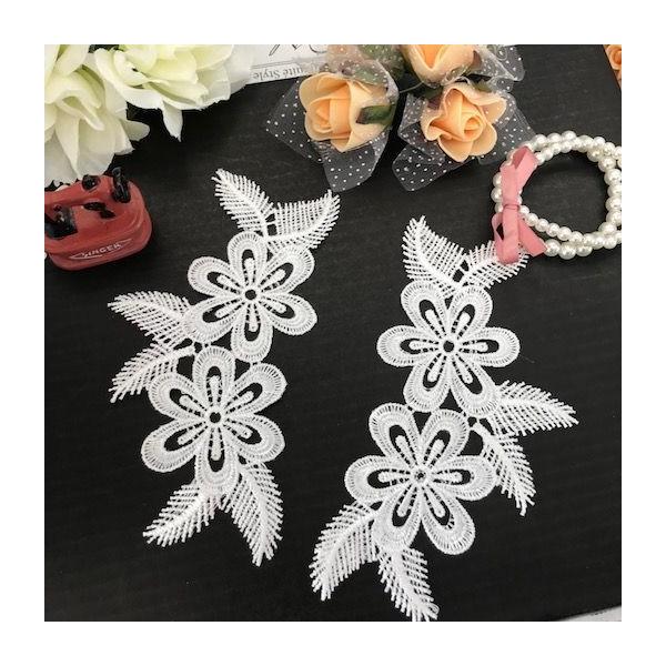 お花の白いレースモチーフセットになります。パールやビーズ、スパンコールを加えると個性的な雰囲気になります。ヘア飾り、新体操、社交ダンス、ウェディング、バトントワリング、レオタード、チアダンス、フィギュアスケート、バレエ、ドレス、ステージ衣装...