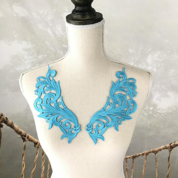 お洒落なブルーの刺繍モチーフセットです。新体操、社交ダンス、バトントワリング、レオタード、ベリーダンス、フィギュアスケート、バレエ衣装、ドレス、服飾、ステージ衣装、舞台衣装、ハンドメイド材料などにお使いいただけます。サイズ：H21cm  W...