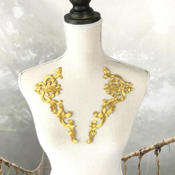 アイロン接着できるゴールドの刺繍ワッペンモチーフです。コスチューム、新体操、社交ダンス、バトントワリング、レオタード、ベリーダンス、フィギュアスケート、バレエ衣装、ドレス、服飾、ステージ衣装、舞台衣装、ワンピース、ハンドメイド材料などにお使...