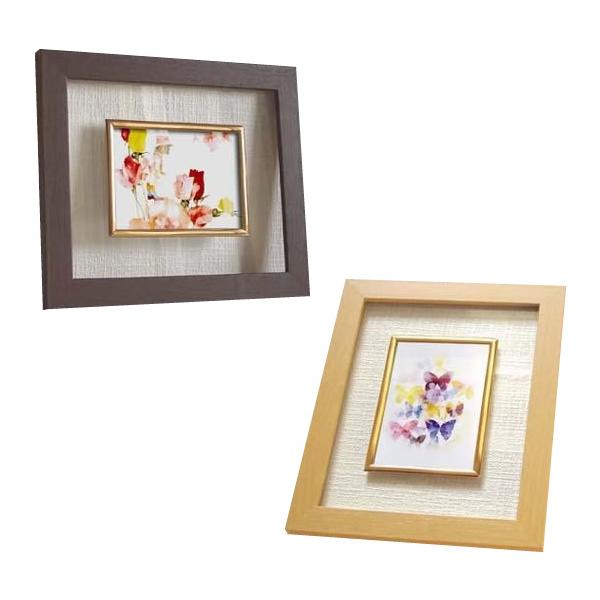 淡い色使いで優しく描かれた「いわさきちひろ」の作品を、美しい透明感のガラスフレームにセットしました。透明感が美しく、お部屋を優しく彩ります。ハガキサイズ(150×105mm)対応で、PCからプリントした写真紙などにもご使用いただけます。