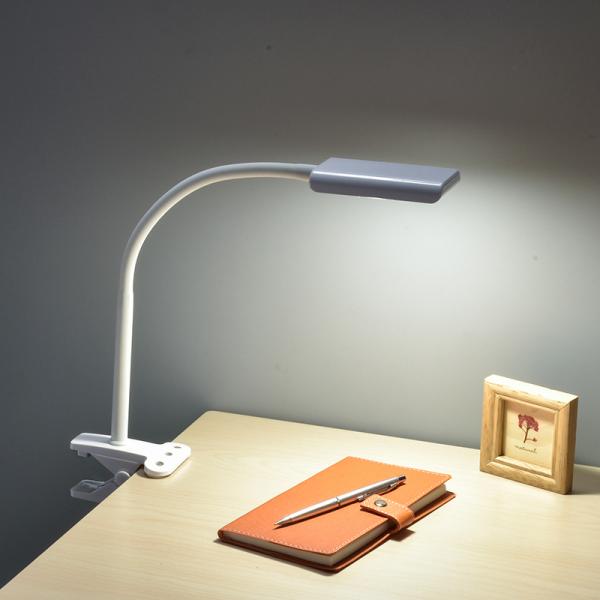 【 特 長 】● 広範囲を明るく照らす、LED一体型クリップライト● 照度はJIS規格A形相当（JIS C8112より）● スイッチがセードにありON/OFFしやすい● セードの向きが自由に調整できるフレキシブルアーム● 本体カラーはホワイ...