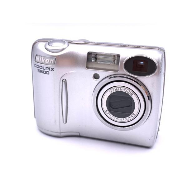 中古】 【並品】 ニコン(Nikon)COOLPIX 5600 シルバー【500万 中古】 【並品】 ニコン(Nikon)COOLPIX 5600 シルバー【500万