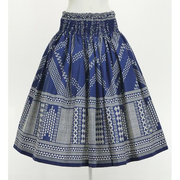 ハワイより直輸入のT/C ポリコットンハワイアンファブリックを高品質な自社工場で縫製。73cm丈パウスカートです。(柄の出方は異なる場合がございます。) スカート丈：73cm（ゴム入れ前75cm）適応ヌード寸法：ウエスト59〜85cm（脇ゴ...