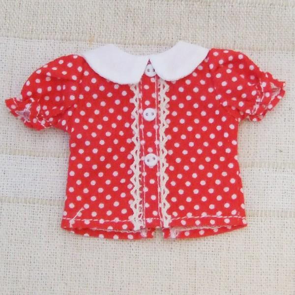 丸みのある女の子らしいパフスリーブにパステルカラーのピンクが愛らしいブラウスです。他のアイテムの挿し色にも♪ふんわりした色合いで可愛らしさを引き立てます。１枚で色々なスタイルに使える便利なブラウスです。○セット内容[1/6ドール(22cmド...