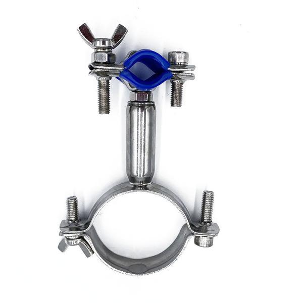 ポールや三脚に煙突を固定するための固定金具です。中心が回転し煙突やポールの角度に合わせて調整が可能です。また、数センチの長さ調整も可能です。※ゴムパーツは、ロットによって色が変わる場合があります。（青または白）※ポールや三脚は付属されません...