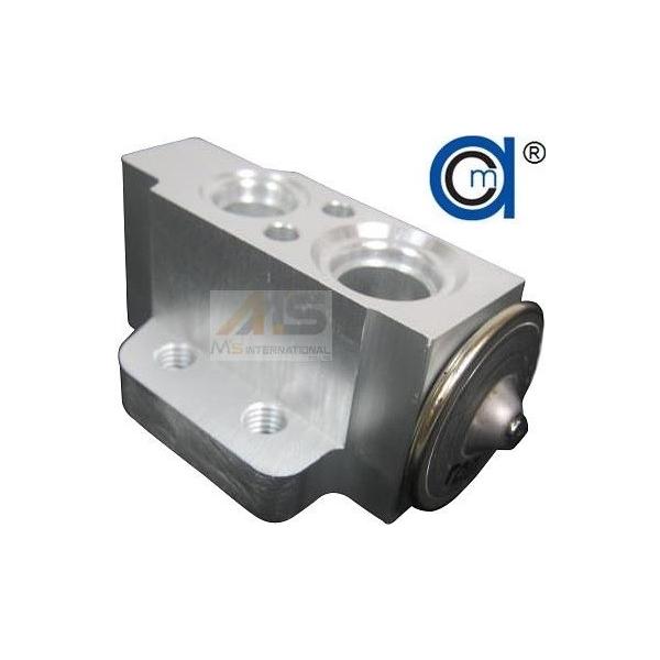 yM'szAEfB A3 S3(8P)/TT TTS(8J)ACME GLXpVou^^AUDI ndl GLp 1K0-820-679 1K0820679
