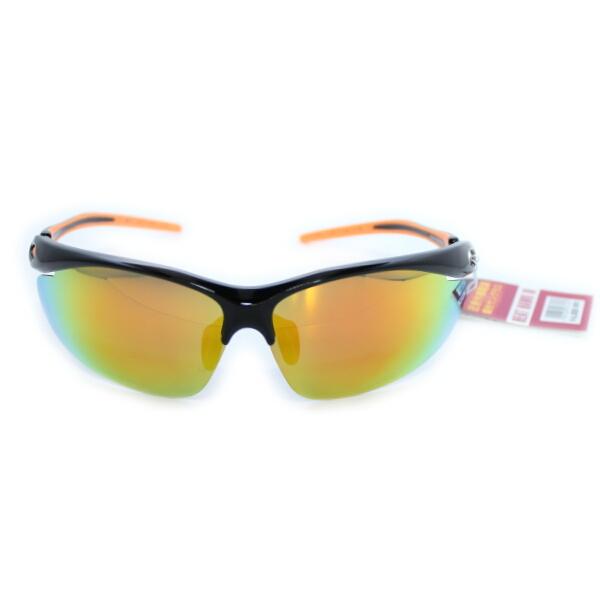 偏光レンズのサングラスです。偏光レンズは、乱反射の光を制御して一定方向の光だけを透過させるレンズです。水面や雪道での乱反射等によるギラつきを抑える効果があります。スポーツやフィッシングの際にあると便利です。