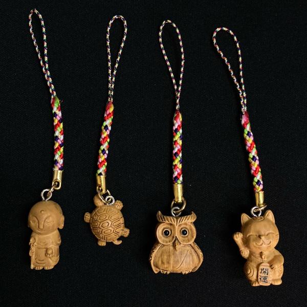 ※西濃運輸メール便で発送致します(送料無料)発送から到着まで5〜10日程かかります。お荷物の追跡はできません。※運送便発送(有償)をご希望の場合は、ご注文確定の一つ前の画面で運送便発送をご選択ください自然の温かみが漂う　木目調のかわいい根付...