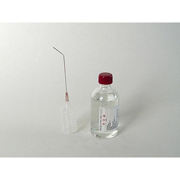 ●パイプとジョイントを接着固定するイレクター専用接着液です。■ パイプとジョイントを接着固定するイレクター専用接着液です。イレクターの接着は、ジョイントとパイプの樹脂を互いに溶かして固める溶着固定です。