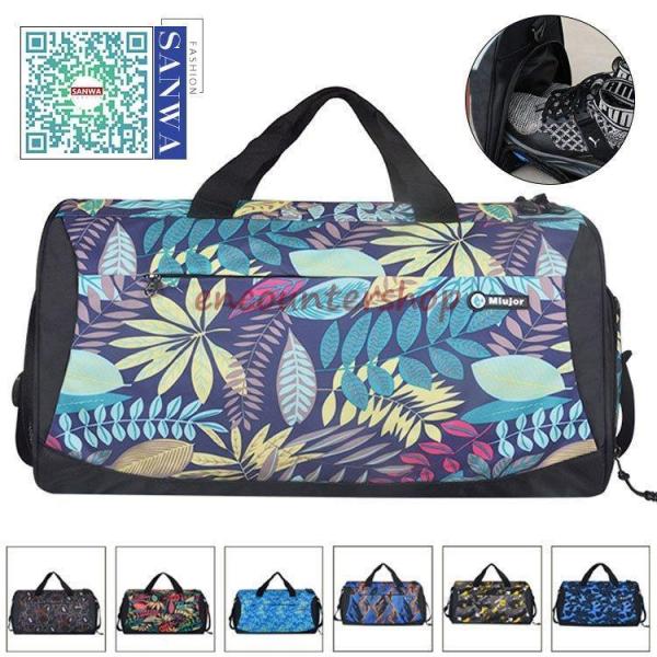 ■品名スポーツトートバッグ    　■素材（外側）:ポリエステル  ■素材（内側）:ポリエステル 　■サイズ(約):横48cm、縦26cm、マチ24cm■開閉式：ファスナー式■ショルダーベルト：付属します■重さ(約）:0.6kg【乾湿分離】...