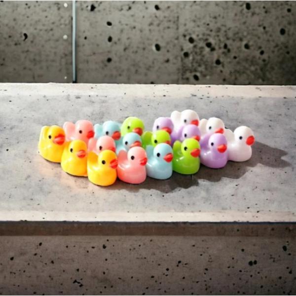 【商品説明】ミニチュアアヒル　1個樹脂　DIY　アヒルキット手作り　キュートな樹脂アート　手のひらサイズのアヒルモデル　ミニチュアアヒルスカルプチャー　樹脂アートプロジェクト内容数：1個素材：樹脂サイズ：約17ｘ15ｍｍカラー：1、ホワイト...