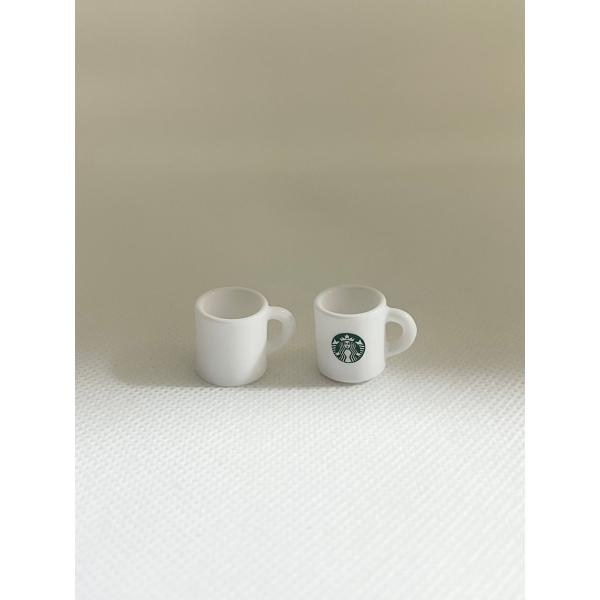 ミニチュア、トールハウス用雑貨内容数：1点サイズ：約21ｘ16ｍｍ材料：樹脂種類：・ロゴあり・ホワイト◆色味について 撮影環境によりスマートフォン、パソコンなどの画面上と実物では多少色味が異なることがございます。＊製品により多少の誤差が生じ...