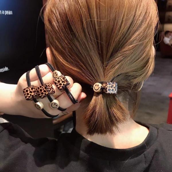 笑顔 スマイル キューブ ヒョウ柄 ヘアゴム 1本 かわいい おしゃれ カジュアル ヘアアレンジ 髪留め 髪飾り ヘアアクセサリー まとめ髪