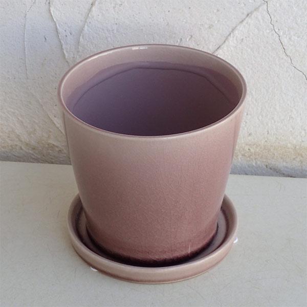 シンプルで落ち着きのある色合いの鉢。和洋どちらにもよく合います。揃いの受け皿付きです。※詳しい商品説明は下のほうに記載があります