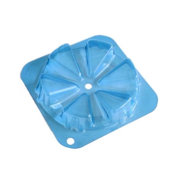 スイカ、メロン等の地這栽培果実の土との接地面腐敗防止や色むら防止に役立つ成育用台座です。透明ブルーにて回収作業がしやすい！透明度が高く、果実の底面まで光が届くので反転作業が不要です！果実の色むらが少なく、商品価値があがります！果実の土汚れが...