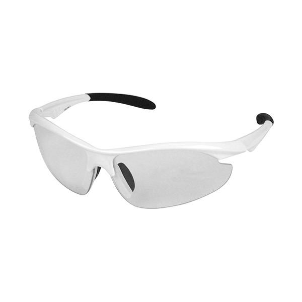 気軽に使えて安全性を確保します。作業時にレンズが曇りにくい加工処理済みです。まぶしい紫外線をカットするUVカット処理済みです。耳部と鼻部に滑り止め付きです。●レンズカラー：クリア●レンズ加工：UVカット・曇り止め●UVカット：UV380(約...