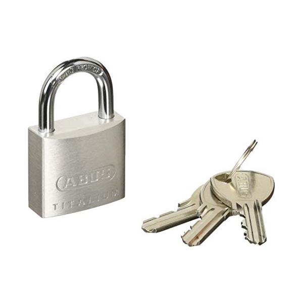 安全設計シルバー/幅(mm):30/64TI30KD・Size:幅(mm):30・パッケージ個数:1・:中国・●アルミボディなので軽くて丈夫です。(真鍮製より約30%軽量)●硬い焼き入れ鋼のツル、軽さと強度を高次元で達成してます。●本体にキ...