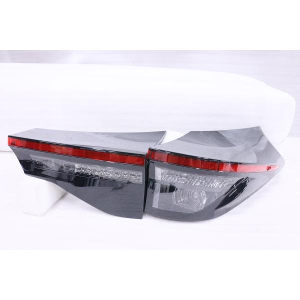 トヨタ（TOYOTA） 17-825☆美品☆LED MXPB10 ヤリスクロス☆右テール