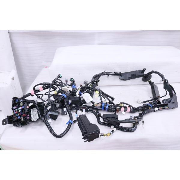 インプレッサ スポーツ 19-2535☆未使用品☆GT ヒューズボックス