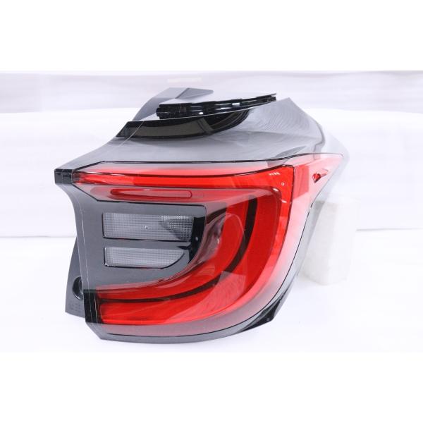 トヨタ（TOYOTA） 19-3059☆【値下】美品☆LED MXPA10 ヤリス☆右