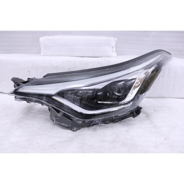 C-HR 23-545☆【値下】美品☆後期 LED ZYX11 C-HR☆左ヘッドライト