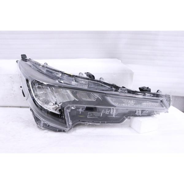 ストア出品】トヨタ純正 ZWE211 カローラツーリング ヘッドライト