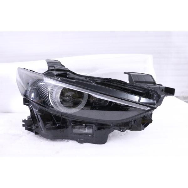 トヨタ（TOYOTA） 26-682☆【値下】LED BP8P マツダ3☆右ヘッドライト