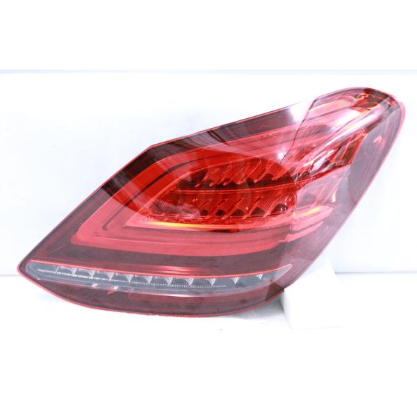28-1521☆後期 LED W205 ベンツCクラス☆右テールライト セダン