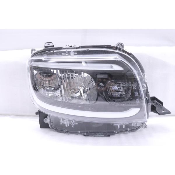 ダイハツ　タント　右　ヘッドライト ダイハツ 純正 タント 《 L375S 》 右ヘッドライト P21300