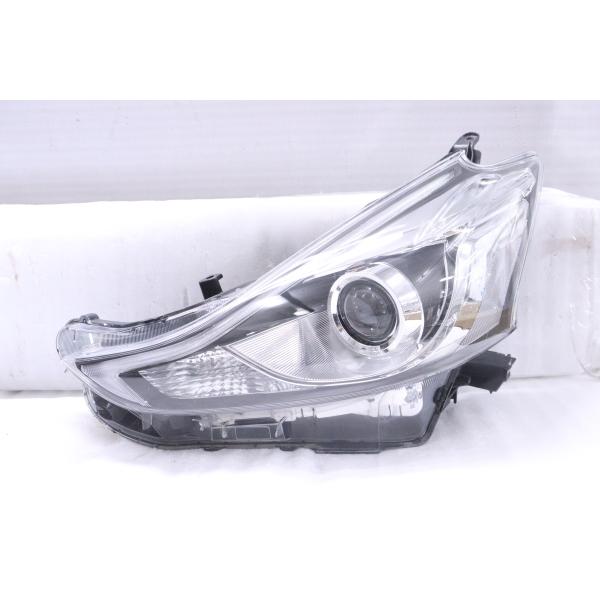 35-2406☆後期 LED ZVW40W プリウスα☆左ヘッドライト KOITO 47-65 打