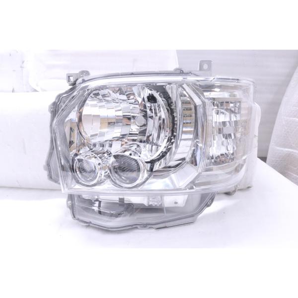 37-2252☆美品☆4型~ LED 200系 ハイエース☆左ヘッドライト KOITO 26