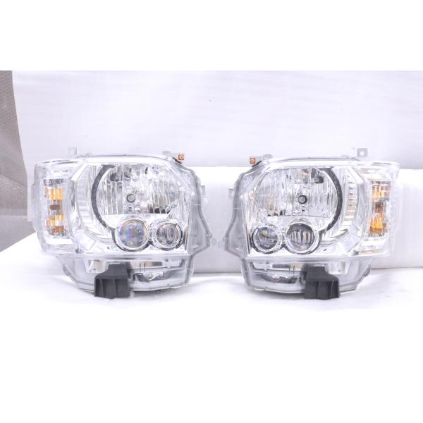 ハイエース　左右ヘッドライト　超美品 トヨタ 最新 ハイエース 200 系 4型〜7型 純正 LED車 ハロゲン車